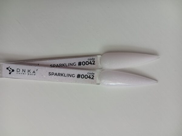 "Dnka Cover Base 30ml   SPARKLING 0042